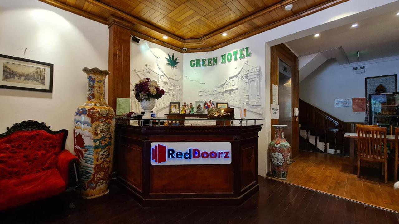 RedDoorz near Lotte Center Hanoi Esterno foto
